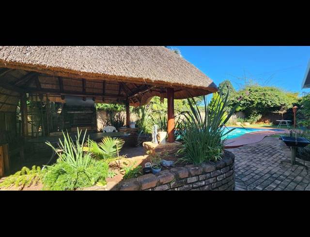 3 BEDROOM HOUSE FOR SALE IN GREENHILLS